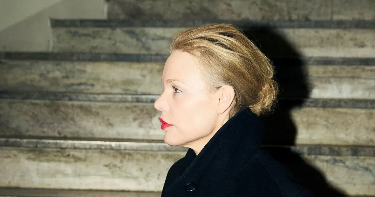 Hanna Nordenhökin 178-sivuinen uutuusromaani kuvaa matkaa pandemian tyhjentämän Ruotsin halki