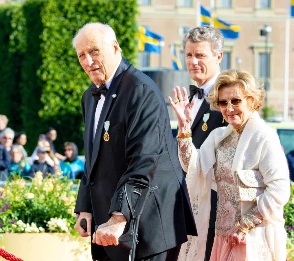 Kung Harald och drottning Sonja i Stockholm Sverige när kungaparet firade guldbröllop