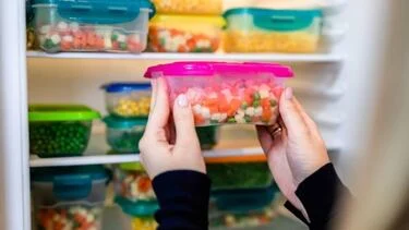 Ni papel de aluminio ni film transparente: este es el ‘truco japonés’ para conservar las verduras en la nevera sin que se pudran