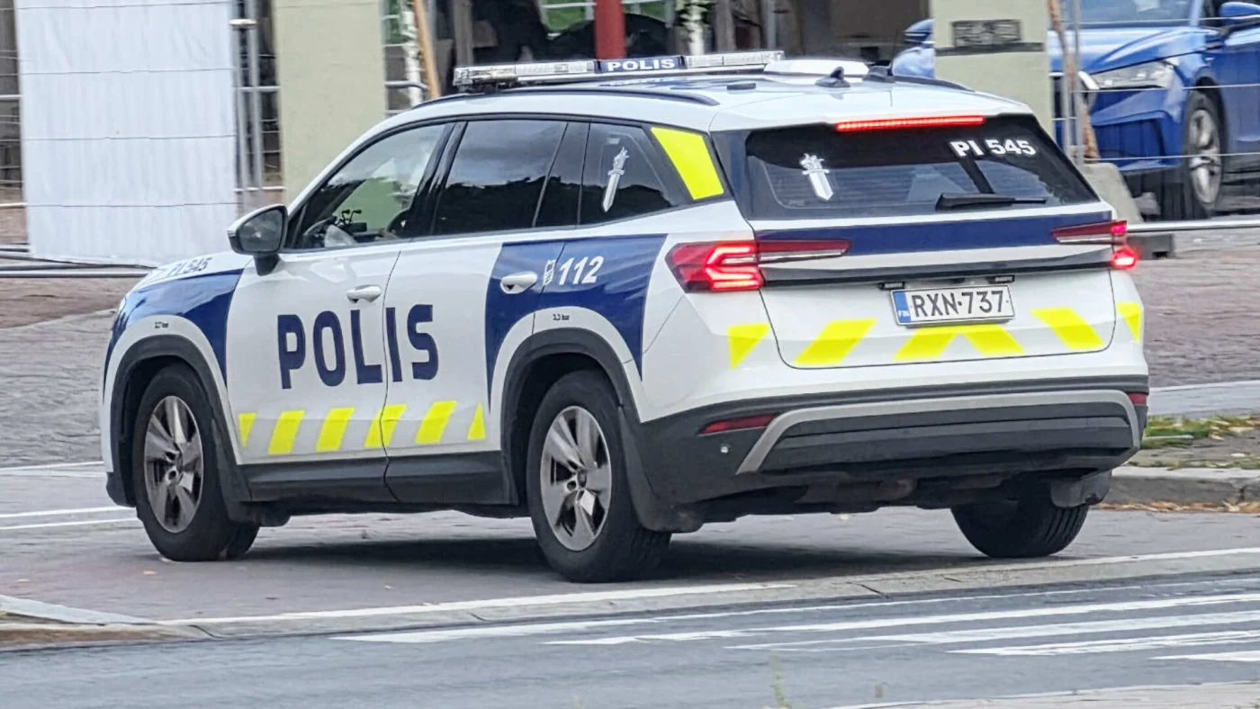 Poliisiauto ja henkilöauto kolaroivat Oulussa – molempia epäillään rikoksesta