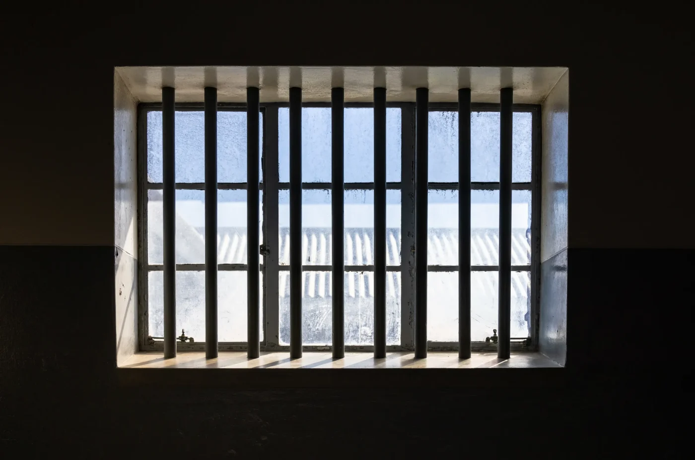 Tutkintavankeuden haasteet Metropolitan Detention Centerissä